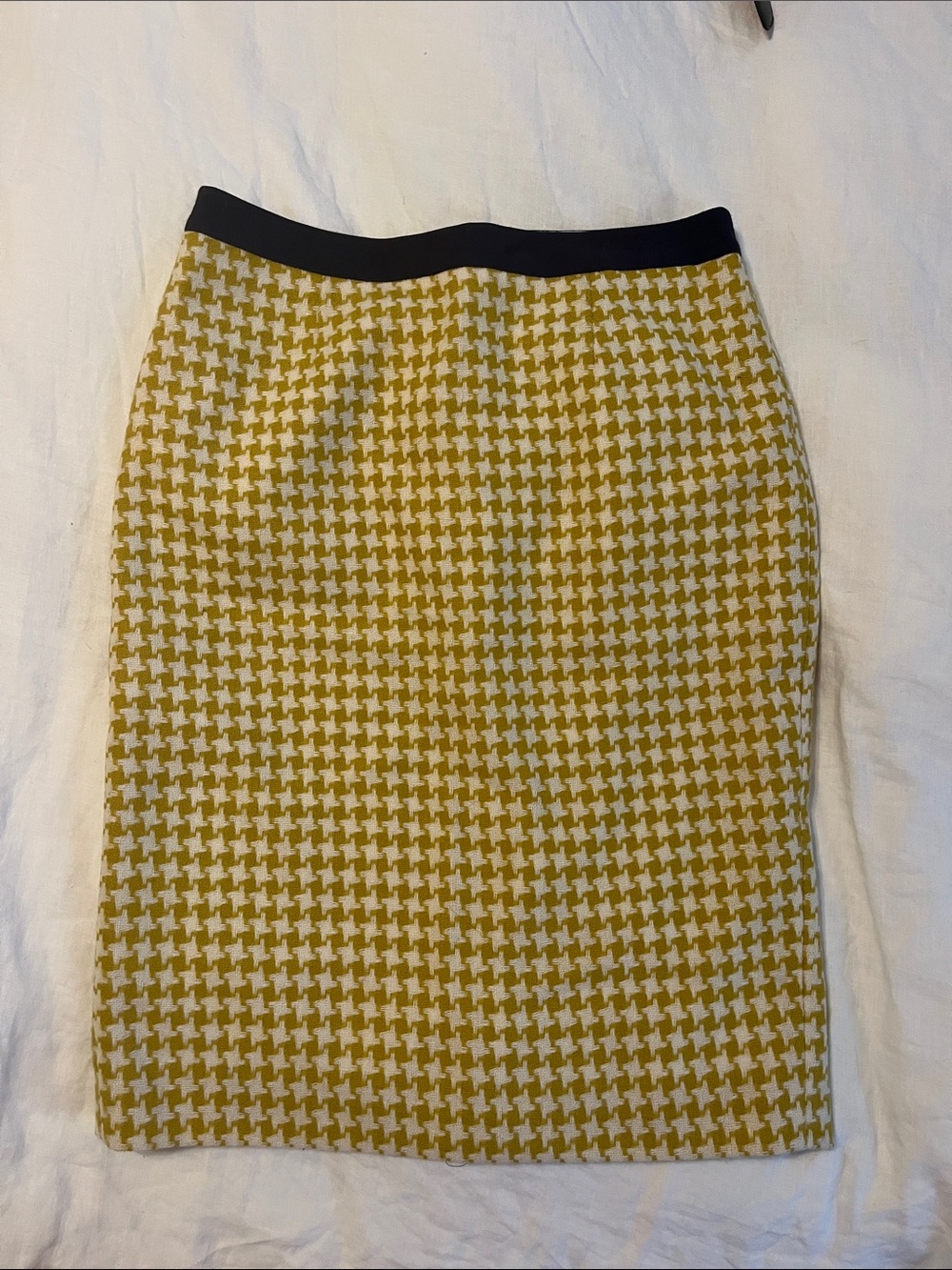 Boden Yellow and White Houndstooth Pencil Skirt with Black Waistband